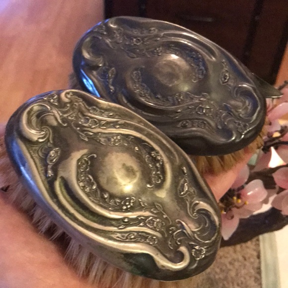Antique silver brushes - Picture 6 of 7